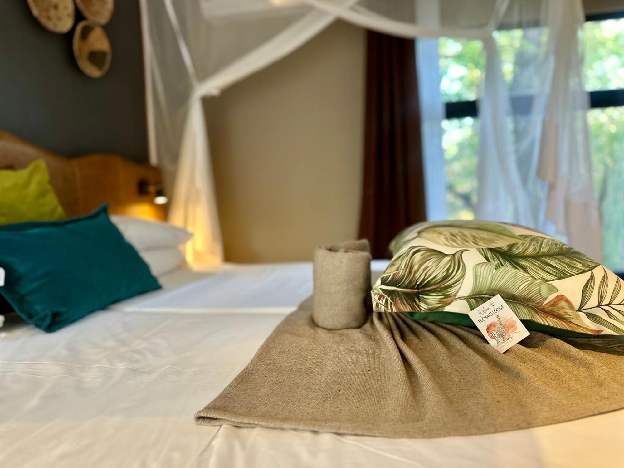 Toshari Lodge Okaukuejo Eksteriør billede